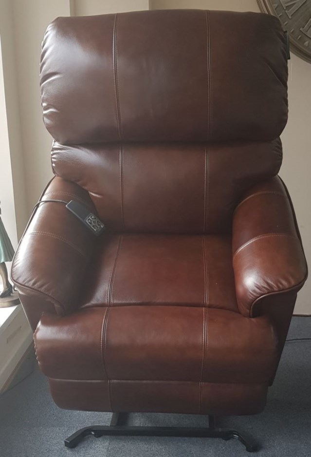 RICHMOND LIFT AND RISE ARMCHAIR